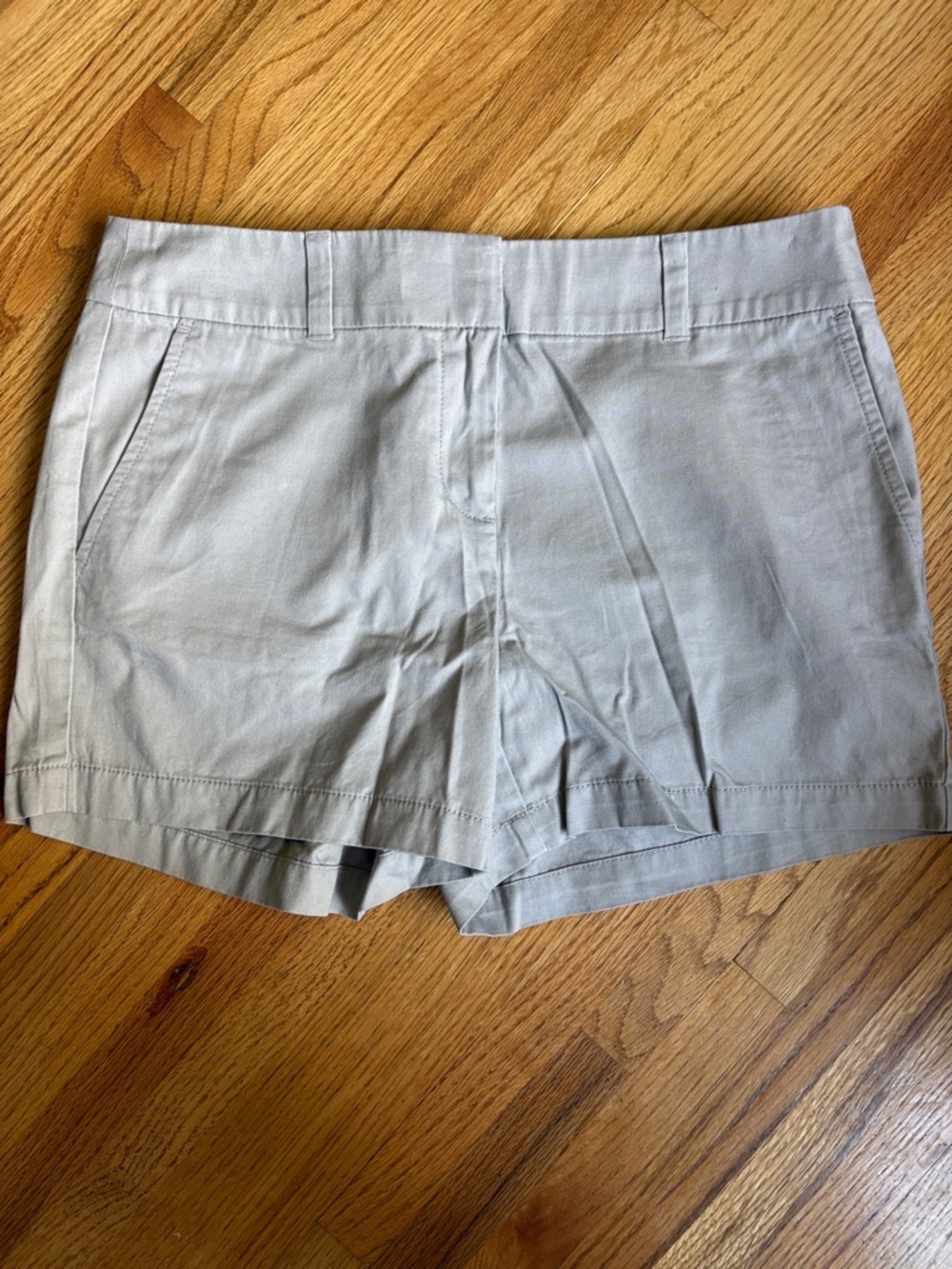 LOFT size 6 4” inseamLight Gray Tailored Cotton-Blend Shorts